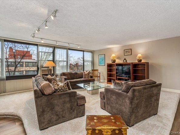 7-24 166th Street 8C, Beechhurst NY 11357