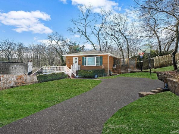 6 Hillside Road, Sound Beach NY 11789