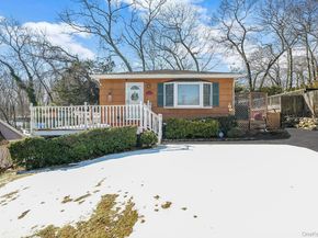 6 Hillside Road, Sound Beach NY 11789