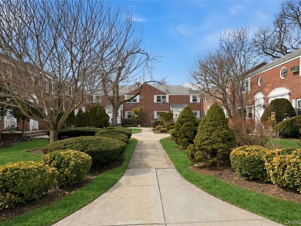 263-33 73rd Avenue 97A72, Glen Oaks NY 11004