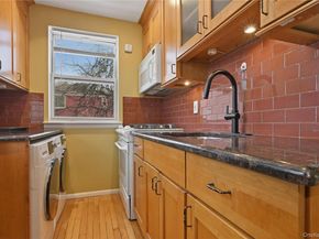 263-33 73rd Avenue 97A72, Glen Oaks NY 11004