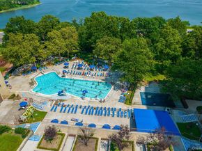 1805 215th Street 8M, Bayside NY 11360