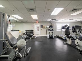 418 Willow Lane, Valley Stream NY 11580