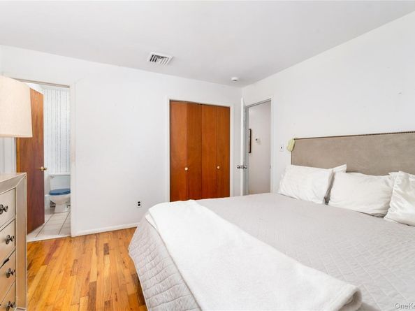 19 Florence Road, Hampton Bays NY 11946