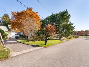 19 Florence Road, Hampton Bays NY 11946