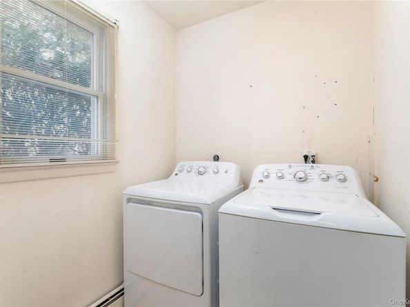 19 Florence Road, Hampton Bays NY 11946