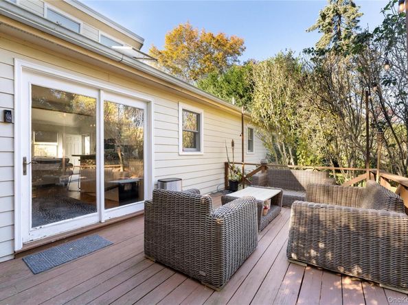 19 Florence Road, Hampton Bays NY 11946