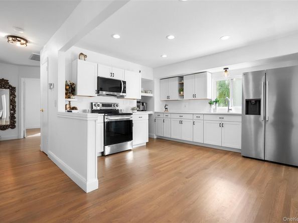 148 S Hillside Avenue, Nesconset NY 11767