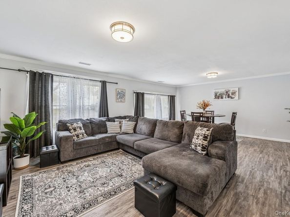 26 Grand Canyon Lane, Coram NY 11727