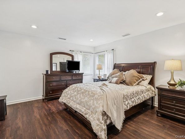 26 Grand Canyon Lane, Coram NY 11727