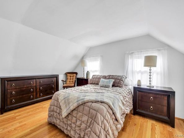 101 Constellation Road, Levittown NY 11756