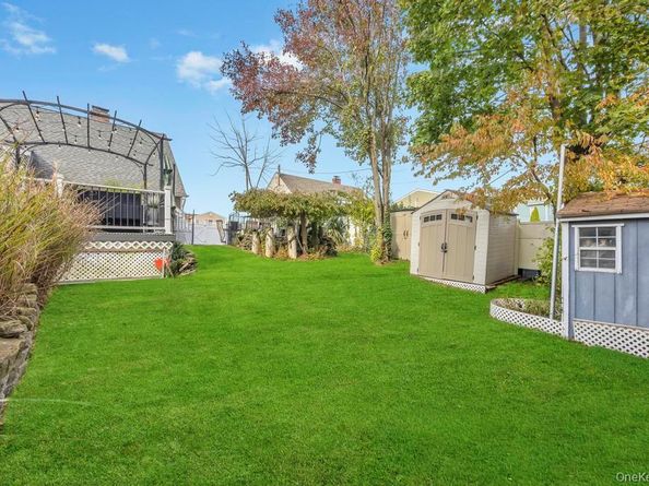 101 Constellation Road, Levittown NY 11756