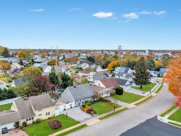 101 Constellation Road, Levittown NY 11756