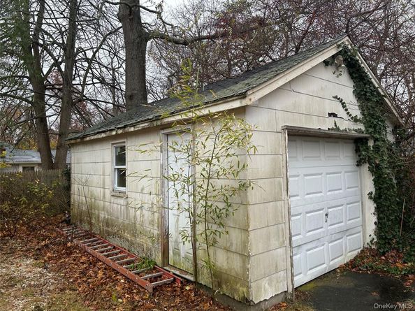 155 Dahlia Drive, Mastic Beach NY 11951