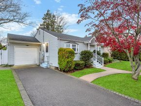 24 W Oak Street, Farmingdale NY 11735