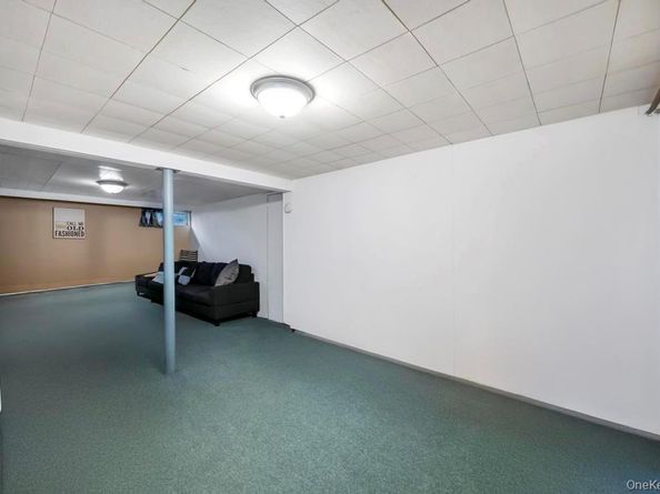 24 W Oak Street, Farmingdale NY 11735