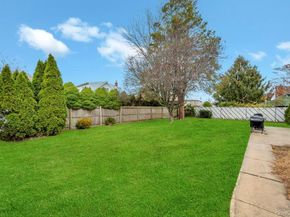 24 W Oak Street, Farmingdale NY 11735