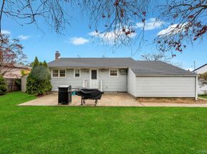 24 W Oak Street, Farmingdale NY 11735