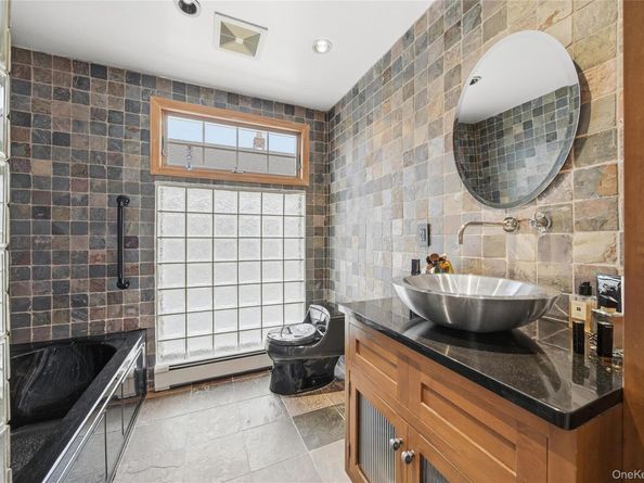 107 1st Place, Bellmore NY 11710