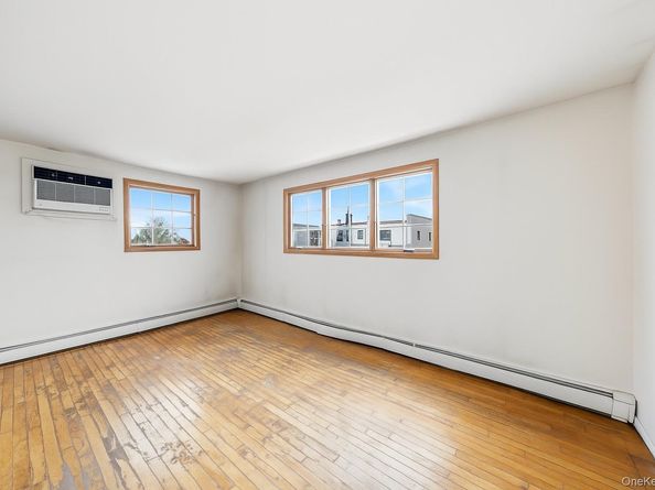 107 1st Place, Bellmore NY 11710