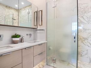 67 Royal Way, New Hyde Park NY 11040