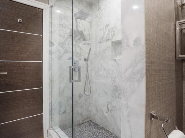 67 Royal Way, New Hyde Park NY 11040