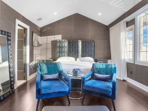 67 Royal Way, New Hyde Park NY 11040