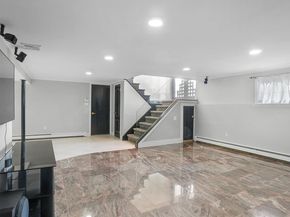 67 Royal Way, New Hyde Park NY 11040