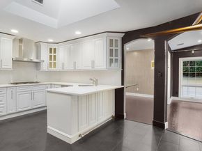 67 Royal Way, New Hyde Park NY 11040