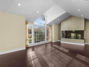 67 Royal Way, New Hyde Park NY 11040