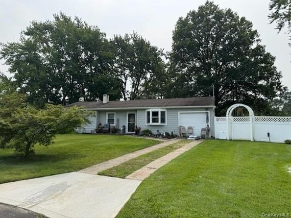 7 Heather Court, Centereach NY 11720