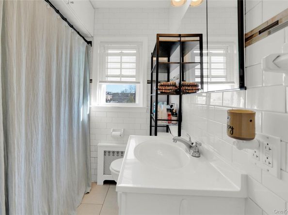 33 Pratt Street, New Rochelle NY 10801