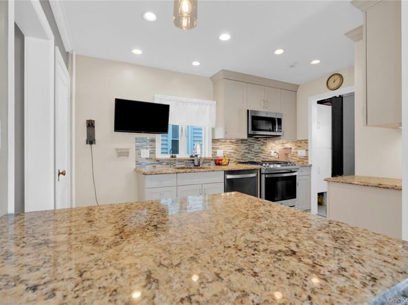 33 Pratt Street, New Rochelle NY 10801