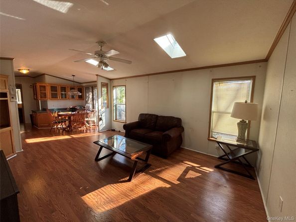 1661 Old Country Road 280, Riverhead NY 11901