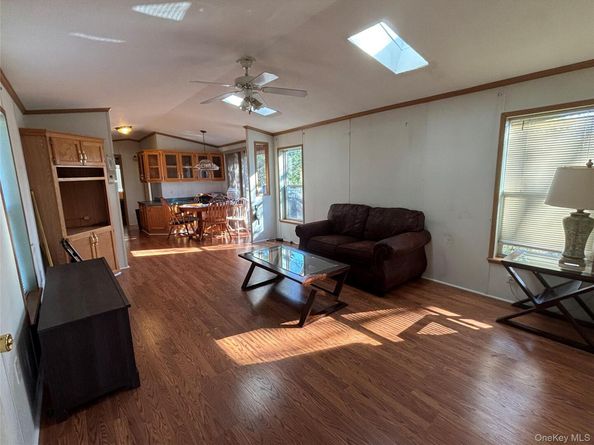 1661 Old Country Road 280, Riverhead NY 11901