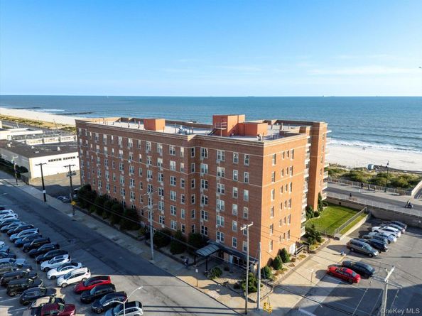 560 Broadway W 4R, Long Beach NY 11561