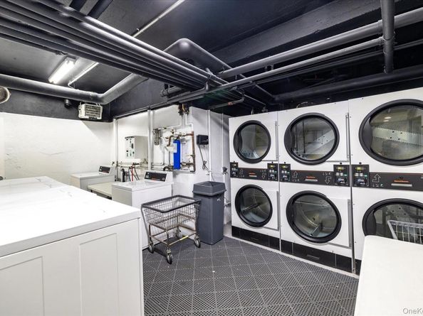 560 Broadway W 4R, Long Beach NY 11561