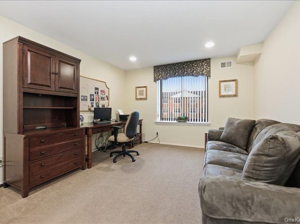 99 S Park Avenue 224, Rockville Centre NY 11570