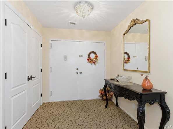 99 S Park Avenue 224, Rockville Centre NY 11570