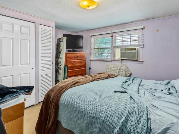 647 Seamans Neck Road, Seaford NY 11783