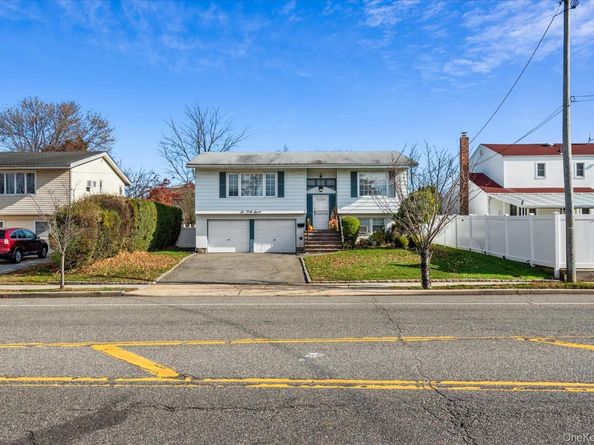 647 Seamans Neck Road, Seaford NY 11783