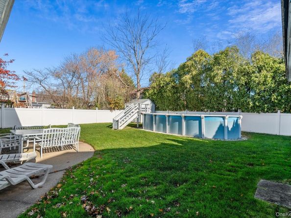 647 Seamans Neck Road, Seaford NY 11783