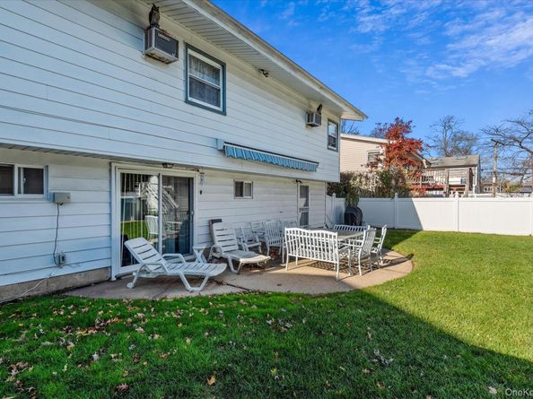 647 Seamans Neck Road, Seaford NY 11783