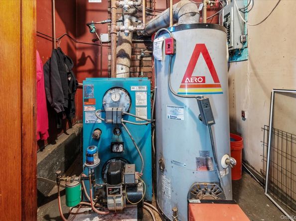 647 Seamans Neck Road, Seaford NY 11783