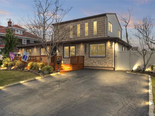 2 Burnett Avenue, Bay Shore NY 11706
