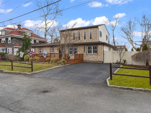 2 Burnett Avenue, Bay Shore NY 11706