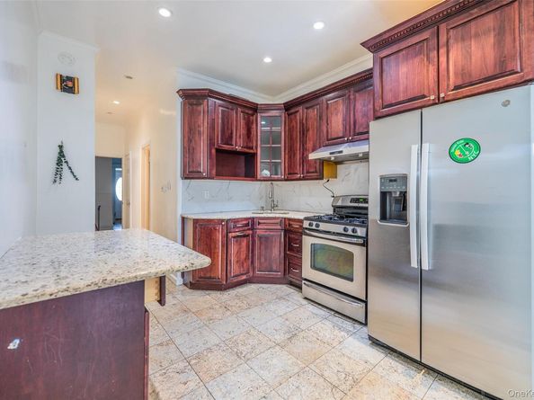 7824 68th Road, Middle Village NY 11379