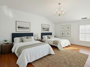 7 Cross Road, Remsenburg NY 11960