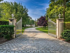 7 Cross Road, Remsenburg NY 11960