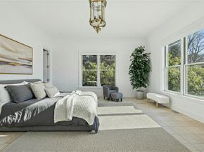 7 Cross Road, Remsenburg NY 11960
